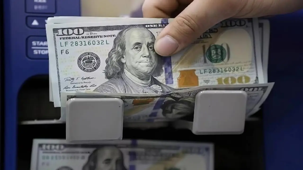 تراجع ملموس في أسعار صرف الدولار بالأسواق المحلية